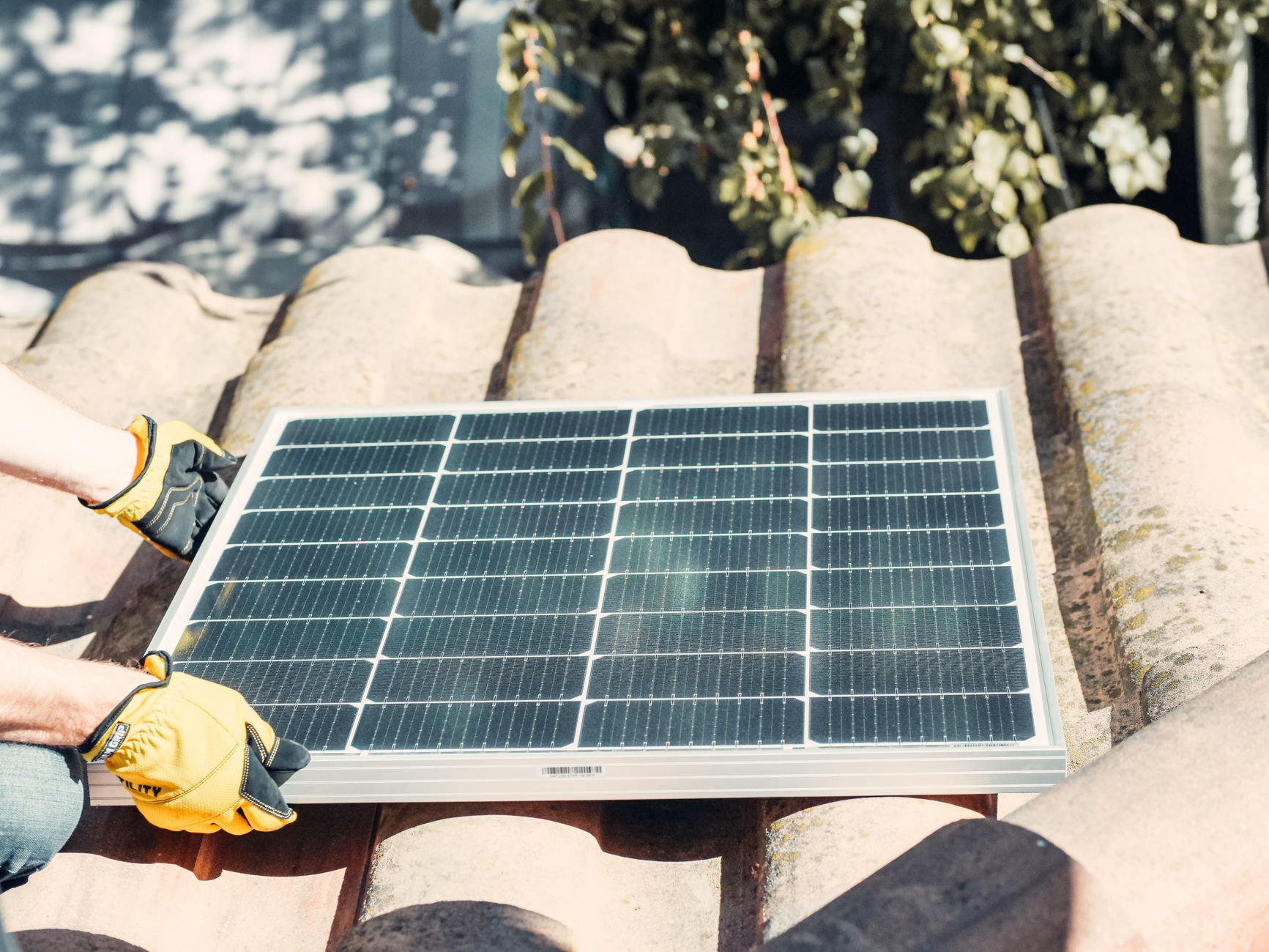 Installateur panneaux solaires équipe à Saint-Louis
